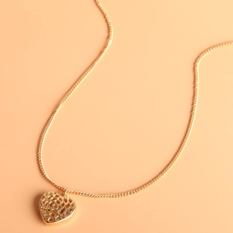 

Hollow Out Heart Pendant Necklace, Gold