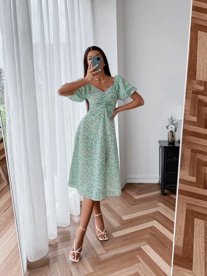 ditsy floral sweetheart neck dress