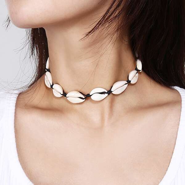 

Shell Decor Necklace, White