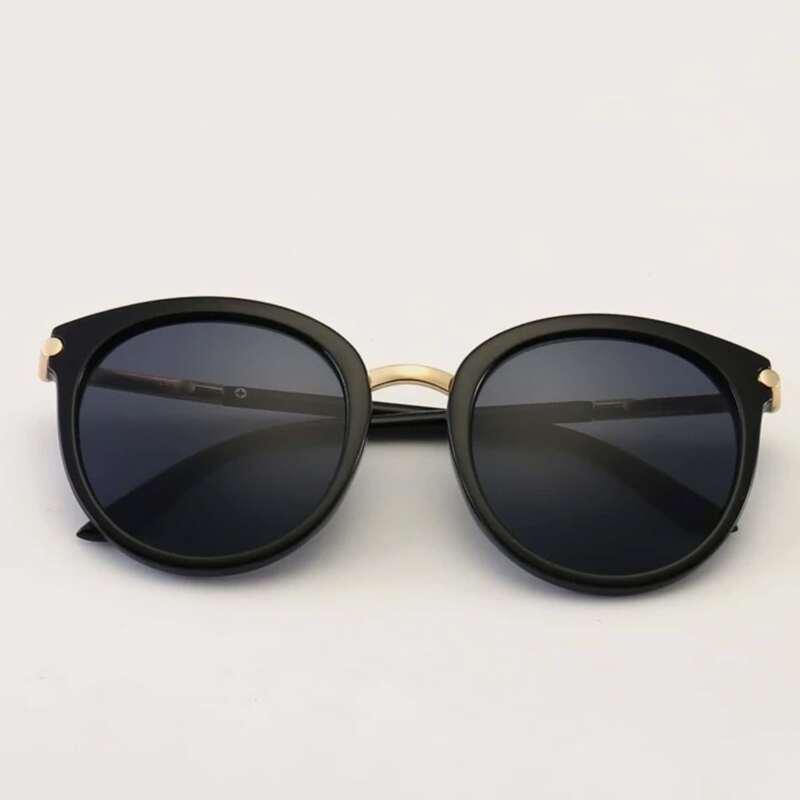 

Round Frame Sunglasses