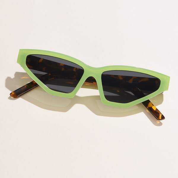 

Irregular Frame Sunglasses