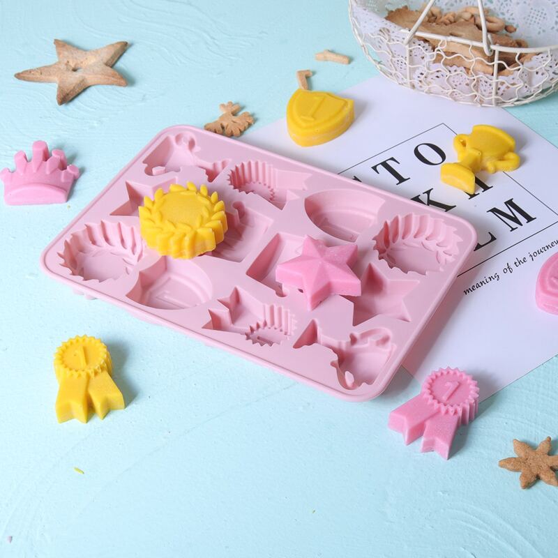 

1pc Random Color Trophy Baking Mold, Multicolor