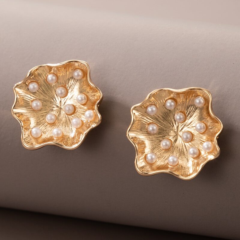 

Faux Pearl Decor Stud Earrings, Gold