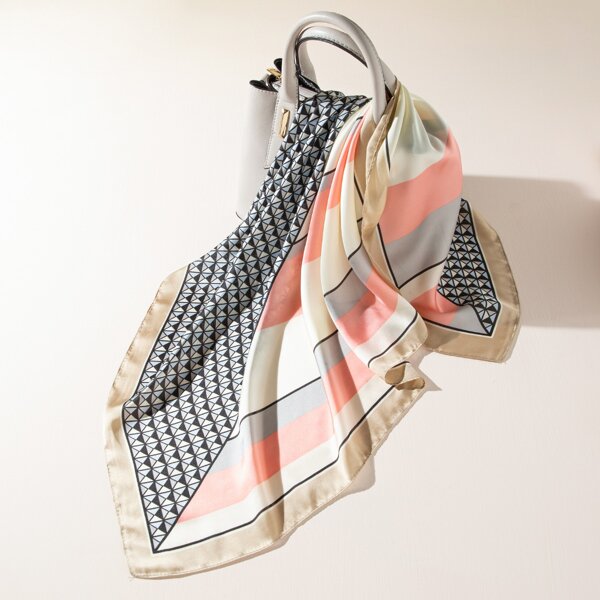 

Geometric Print Bandana, Multicolor