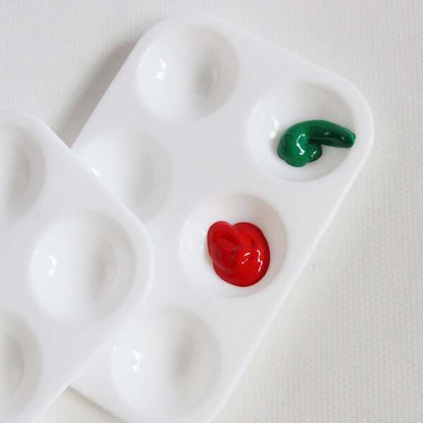 

1pc 6 Hole Plastic Palette, White