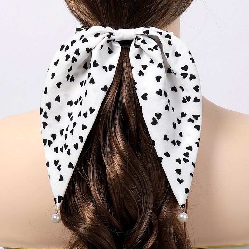 

1pc Heart Pattern Hair Clip, Black and white