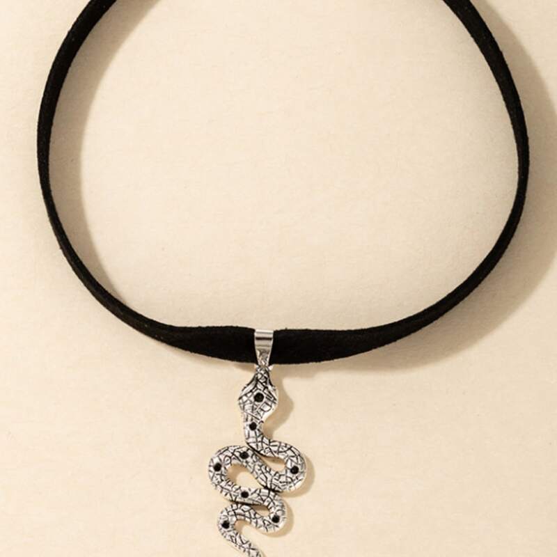 

Serpentine Pendant Necklace, Black