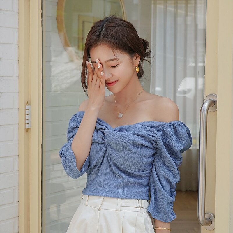 

Off Shoulder Twist Front Blouse, Blue