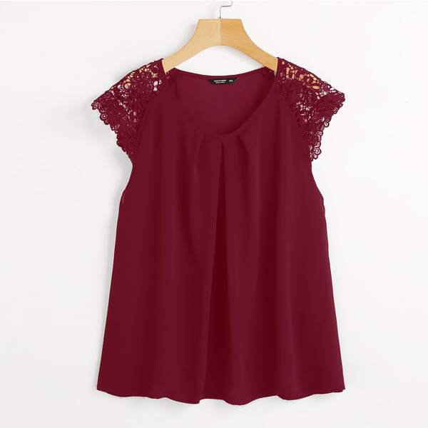 

Plus Contrast Lace Solid Blouse, Burgundy