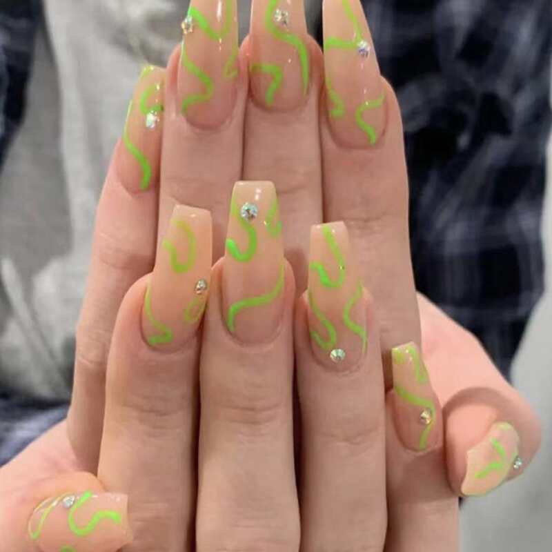 

24pcs Graphic Fake Nail, Green