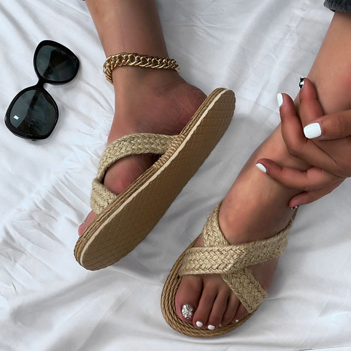 

Straw Design Cross Strap Slides, Beige