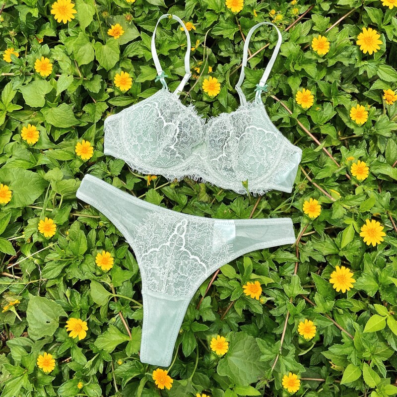 

Floral Lace Underwire Lingerie Set, Green