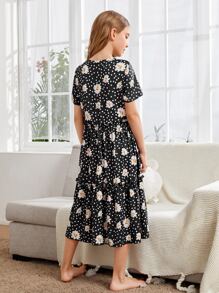 SHEIN 女孩花卉和波卡圓點圖案荷葉邊下擺睡衣