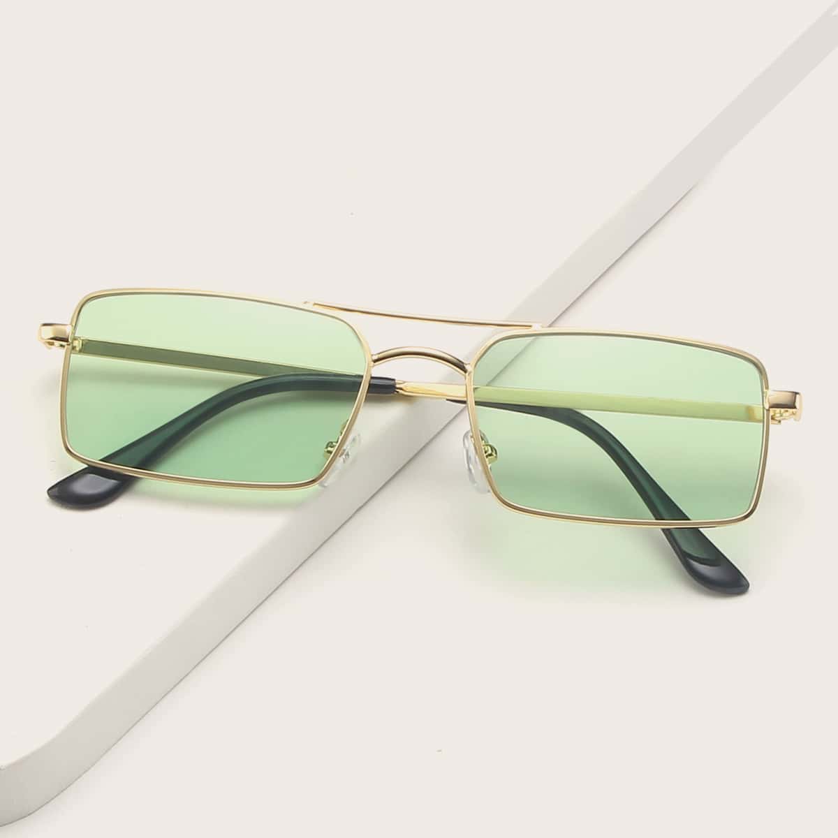

Square Frame Tinted Lens Sunglasses