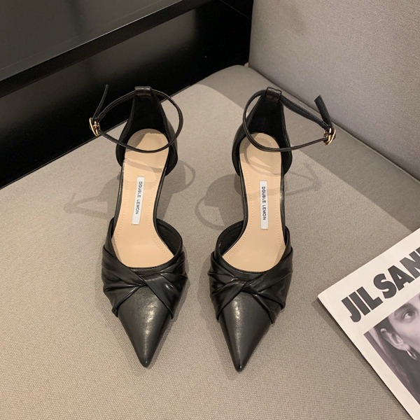 

Twist Detail Ankle Strap Pumps, Black