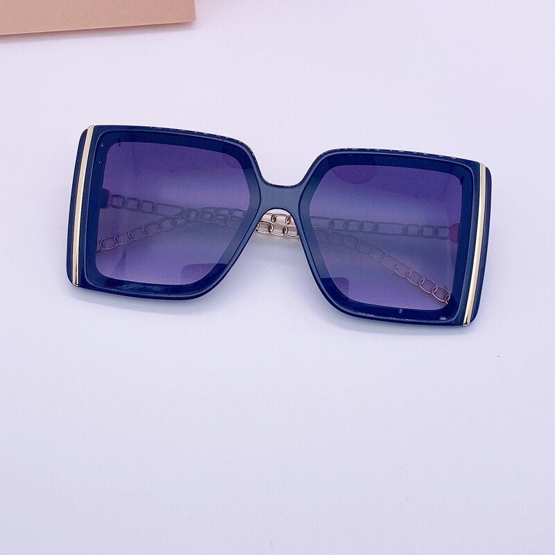 

Square Frame Sunglasses