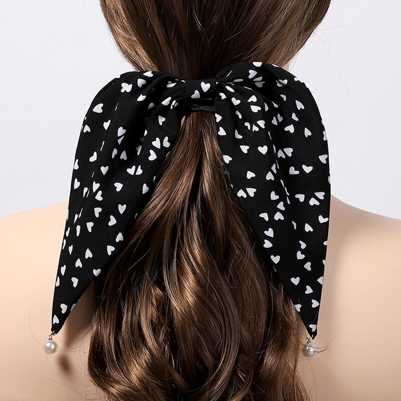 

1pc Heart Pattern Hair Clip, Black and white