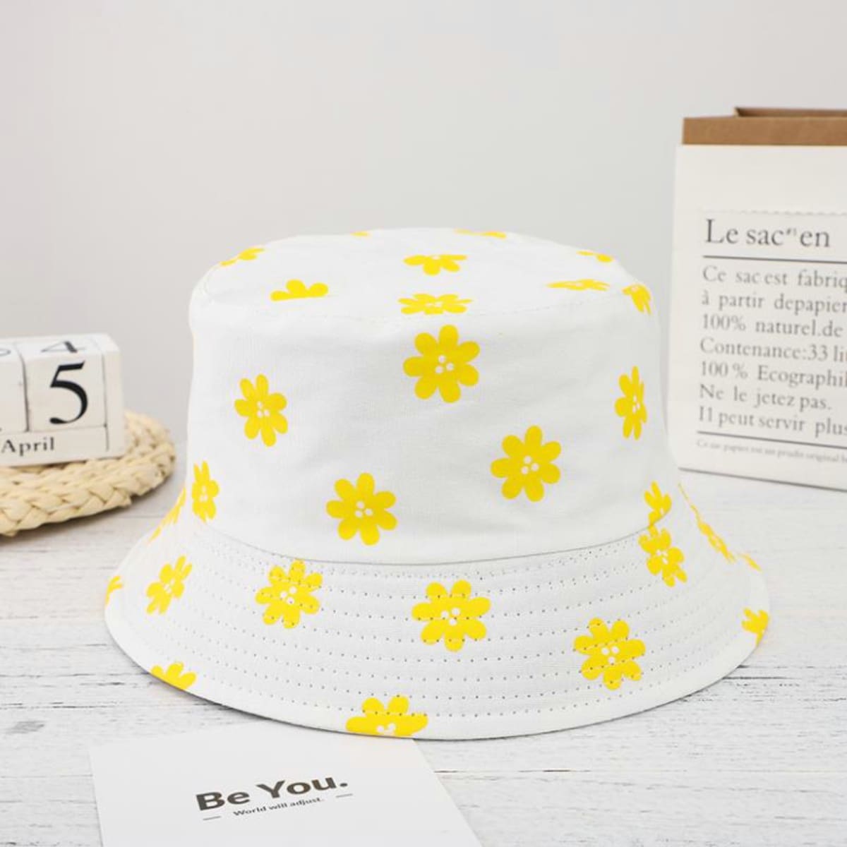 

Flower Graphic Bucket Hat, White