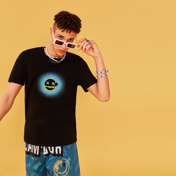 

Men Cartoon Graphic Tee, Black