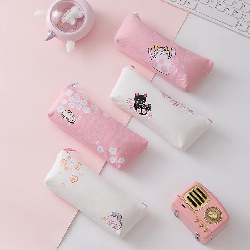 

1pc Cartoon Graphic Random Pencil Case, Multicolor