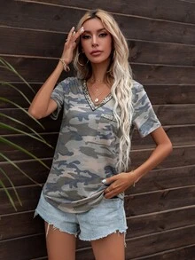 DEARCASE Patch Pocket Contrast Sequin Camo Curved Hem Tee - Multicolor - View 6