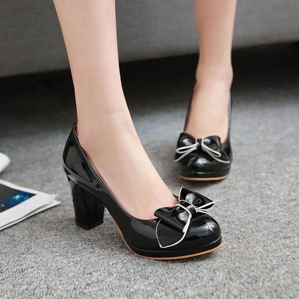 

Bow Decor Court Pumps, Black
