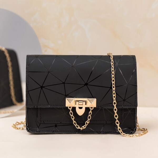 

Geo Pattern Flap Chain Bag, Black