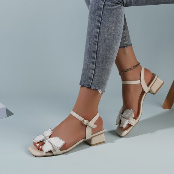 

Сандалии со стразами и бантом, Бежевые