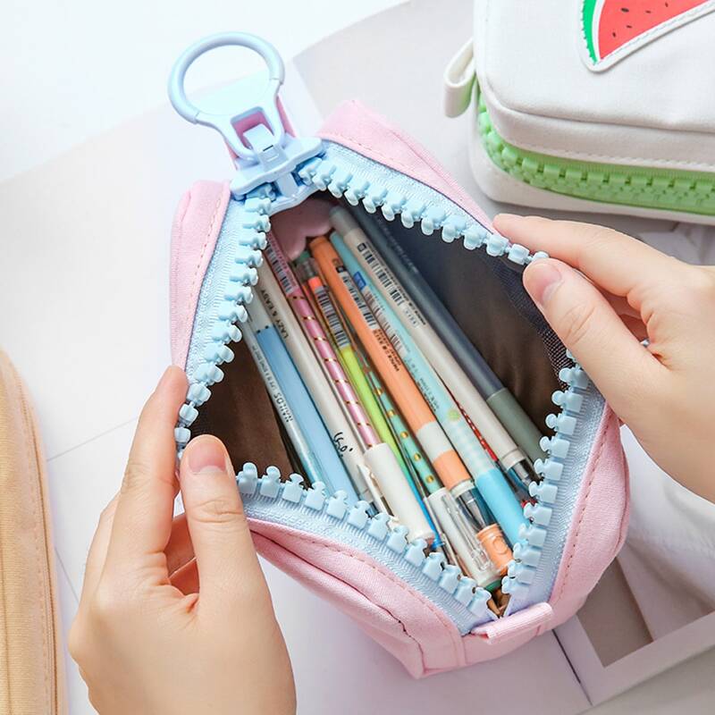 

1pc Slogan Graphic Random Pencil Bag, Multicolor