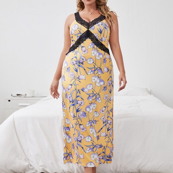

Plus Allover Floral Lace Panel Split Nightdress, Yellow