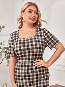 SHEIN Clasi 大碼大圓領格紋洋裝 - 杏色 - 查看 5