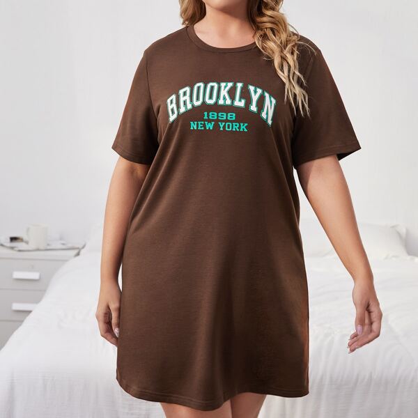 

Plus Letter Graphic Night Dress, Coffee brown