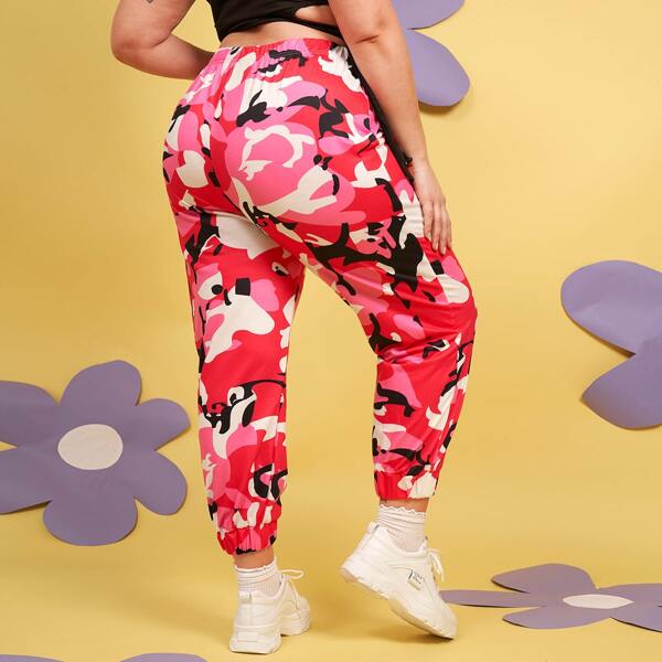 

Plus Camo Print Cropped Sweatpants, Multicolor