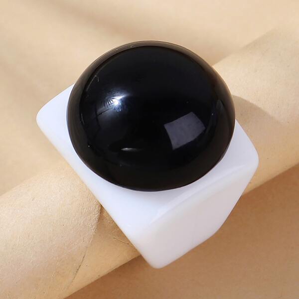 

Simple Resin Ring, Black and white