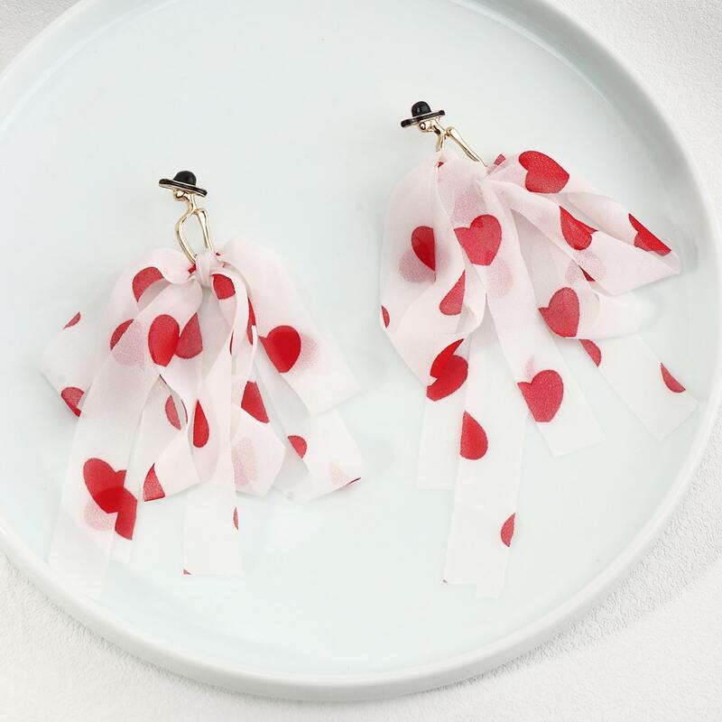 

Heart Pattern Drop Earrings, Red