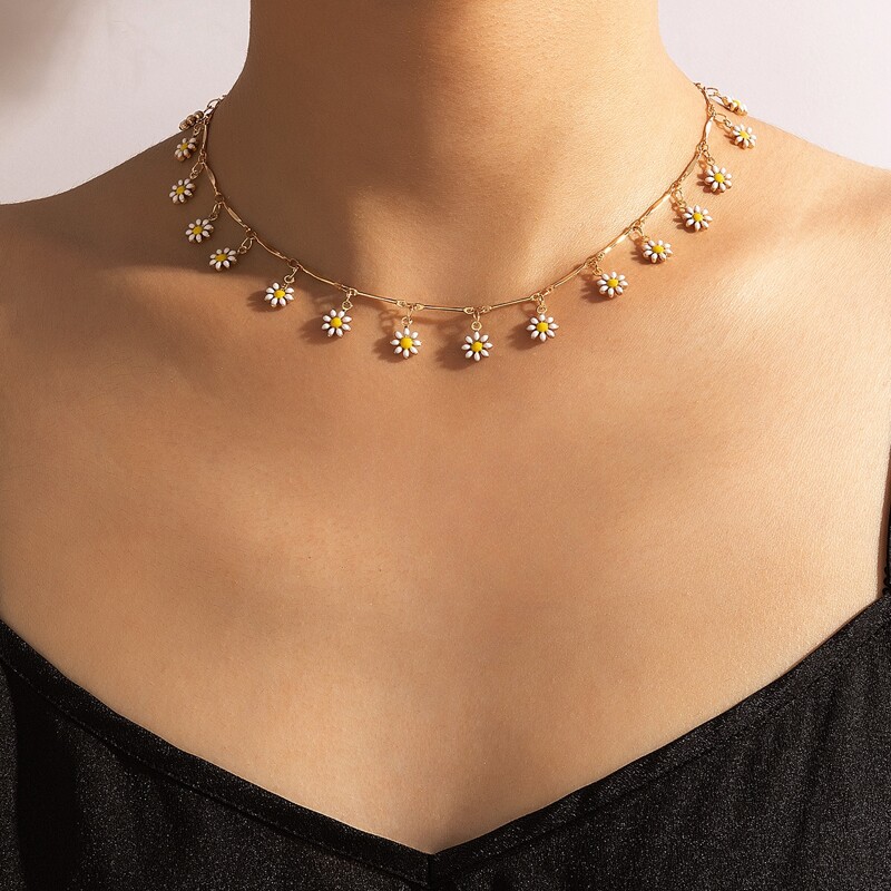 

Flower Decor Necklace, Gold