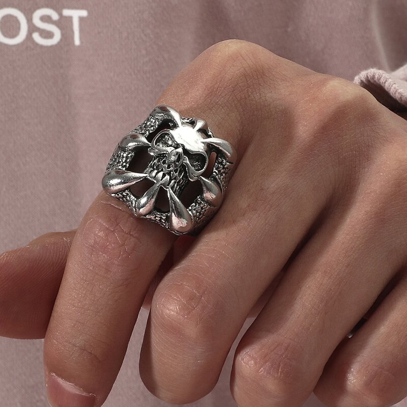 

Guys Skull Detail Ring, Silver