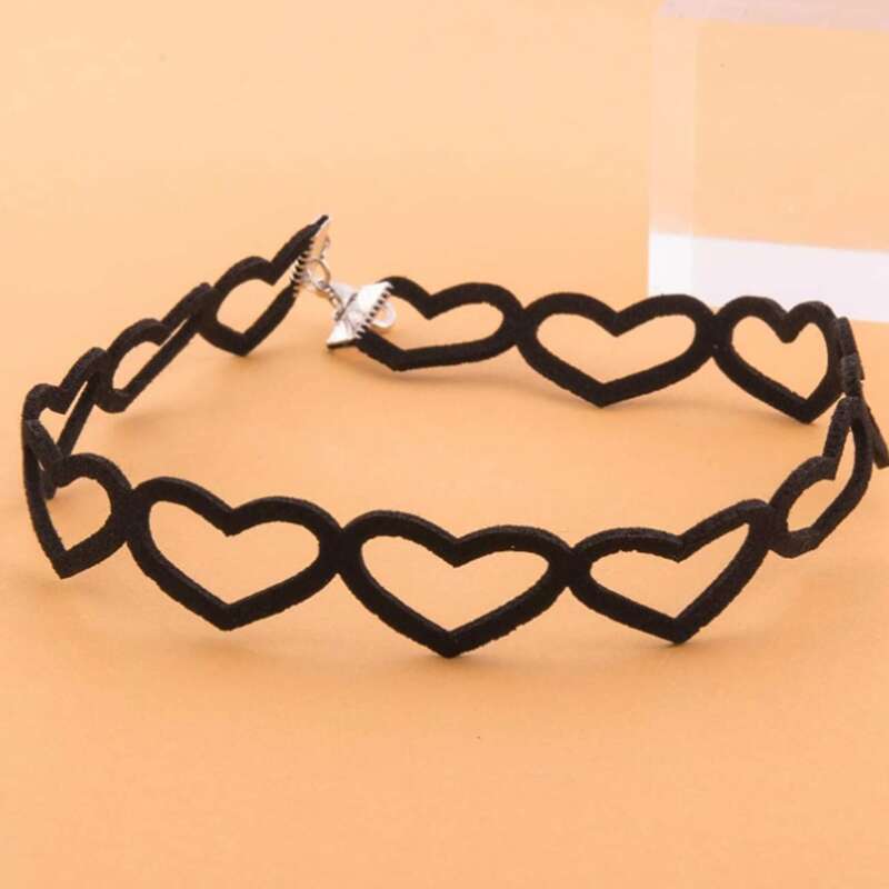 

Hollow Out Heart Necklace, Black