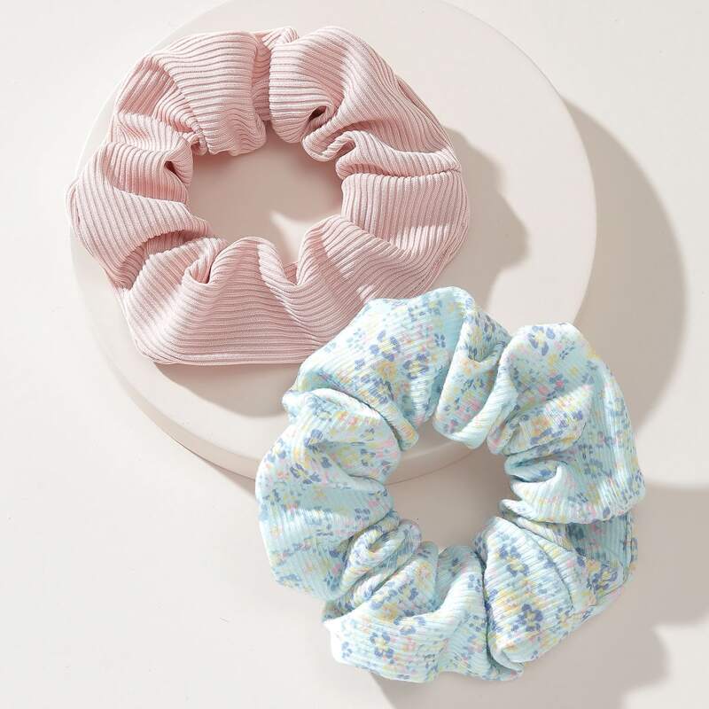 

2pcs Graphic Scrunchies, Multicolor