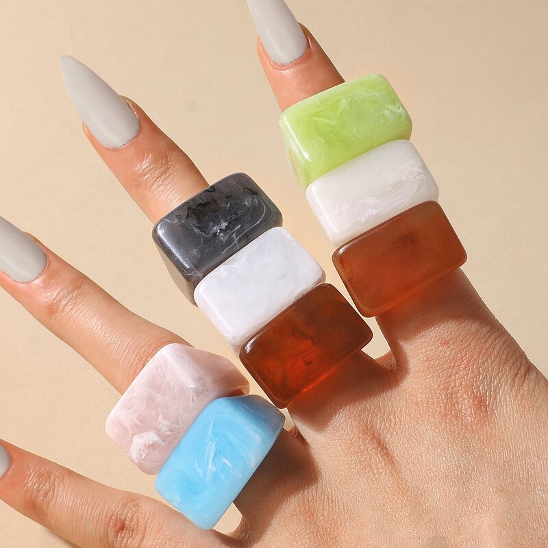 

1pc Random Resin Ring, Multicolor