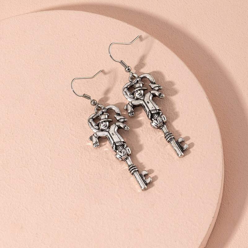 

Figure Drop Earrings, Silver