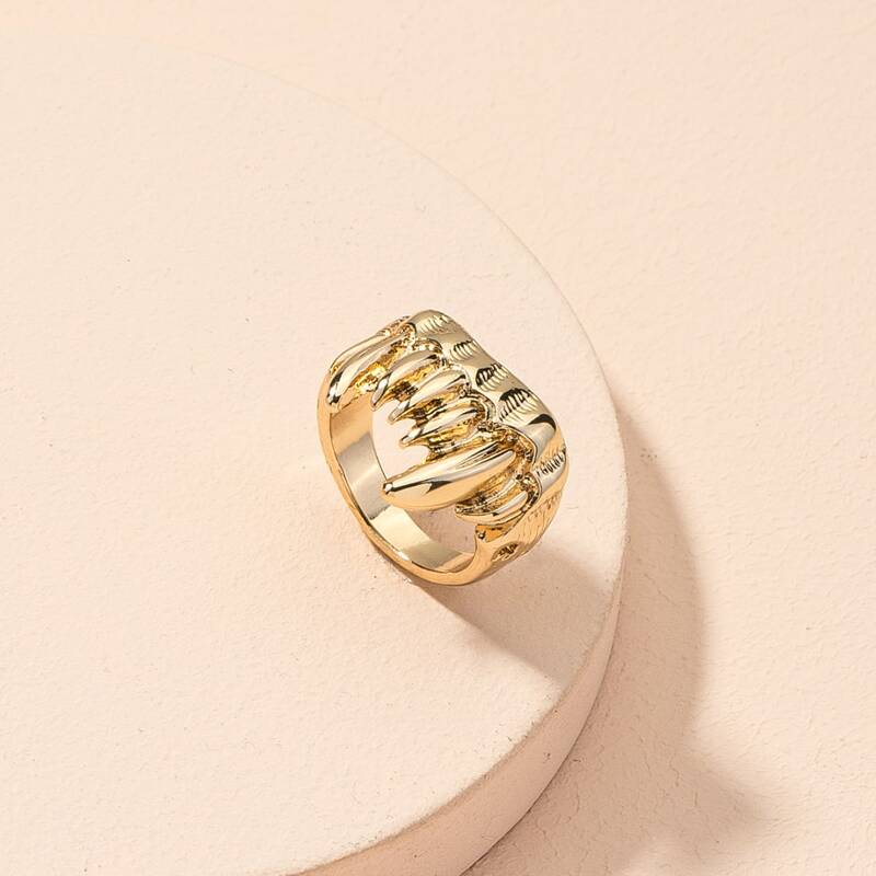 

Paw Decor Ring, Gold