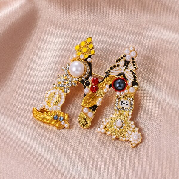 

Faux Pearl Letter Decor Brooch, Multicolor