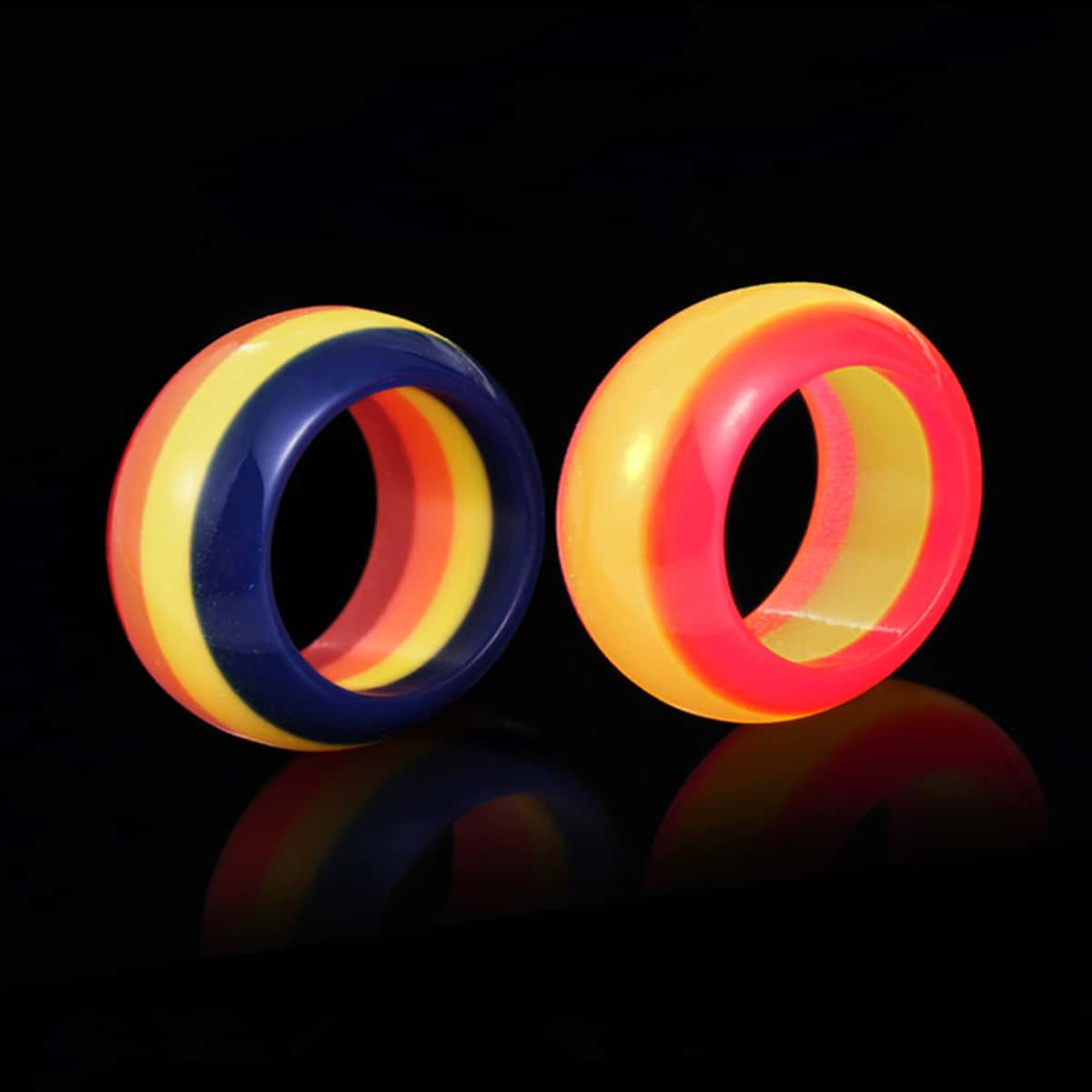 

2pcs Striped Ring, Multicolor