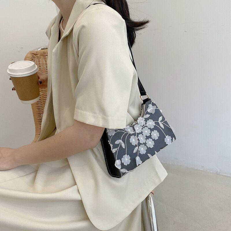 

Flower Appliques Shoulder Bag, Black