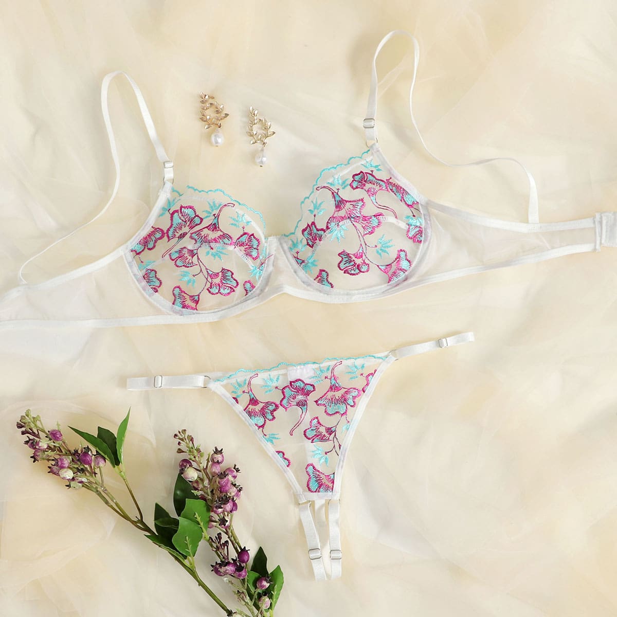 

Embroidered Mesh Underwire Lingerie Set, Multicolor