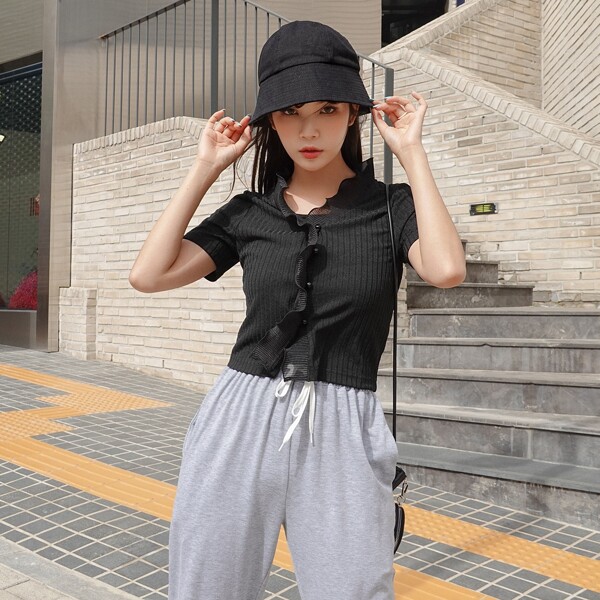 

Frill Trimed Crop Cardigan, Black