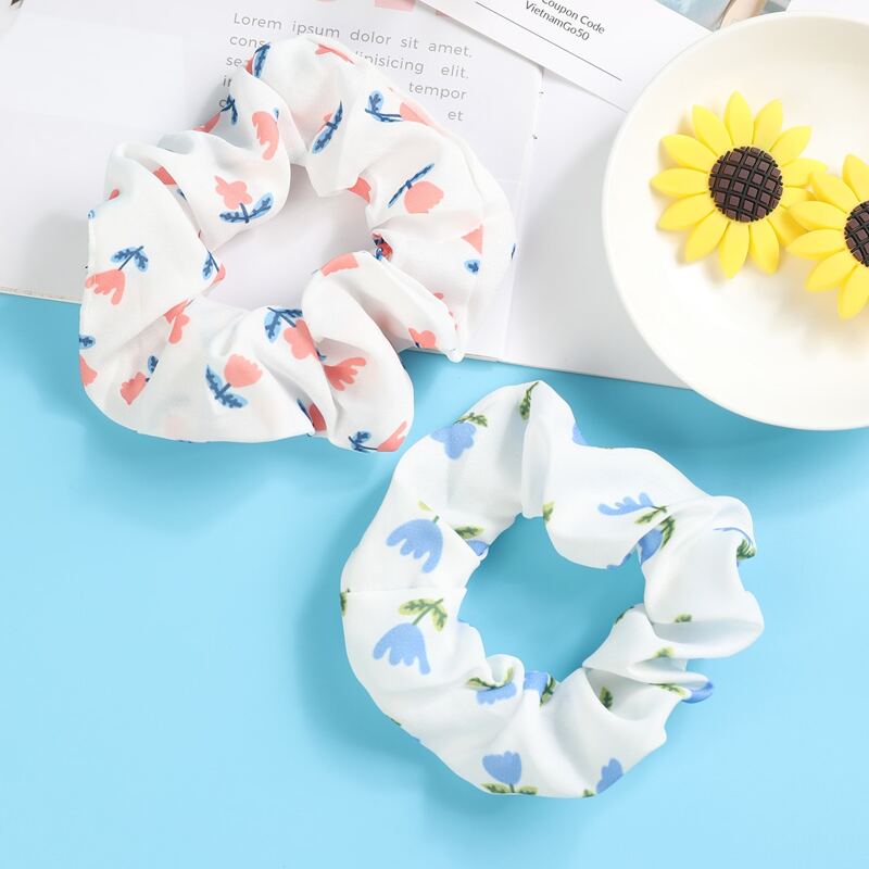 

2pcs Flower Graphic Scrunchie, Multicolor