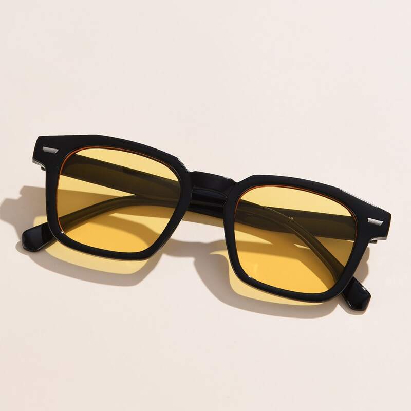 

Square Frame Tinted Lens Sunglasses