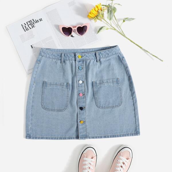 

Plus Patch Pocket Button Front Denim Skirt, Light wash